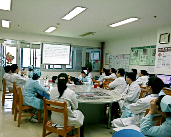 泌尿外科常态化开展英语学习活动