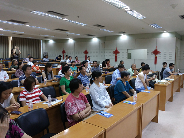 我院骨关节与运动医学科“肩膝痛学校”本期顺利开课