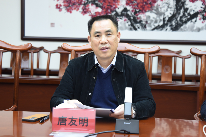 2唐友明院长介绍医院基本情况.jpg