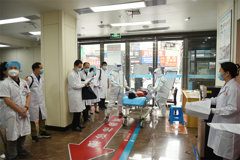 以练筑防——附属瑞康医院组织开展新冠肺炎疫情防控应急处置演练
