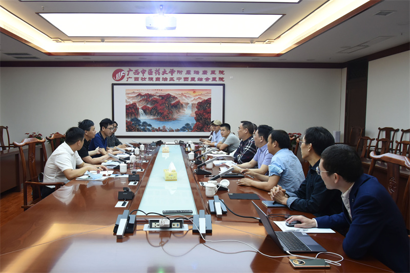 南宁市卫健委、南宁急救医疗中心领导一行来附属瑞康医院考察指导