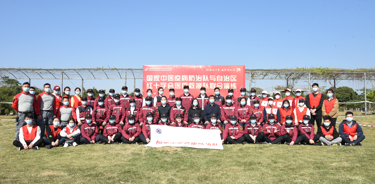 15合影.jpg